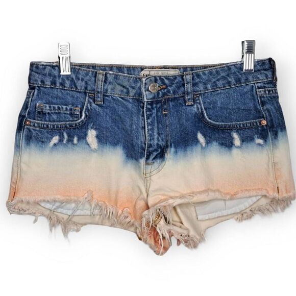 Free People Dip Dye Denim Shorts size 26 - Picture 1 of 6